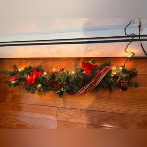 Approximately 3ft Christmas Decorative White Light Garland Display